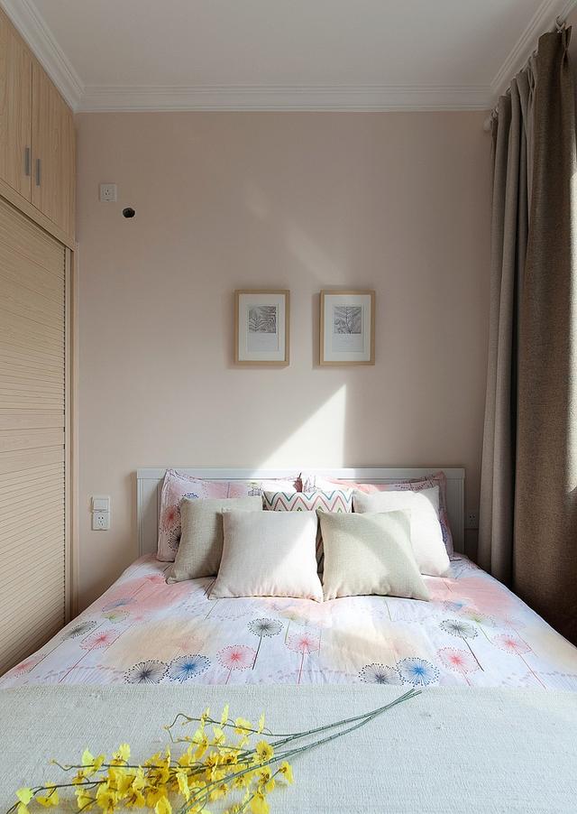 90㎡的三居室，普普通通的裝修風(fēng)格，但是很溫馨。