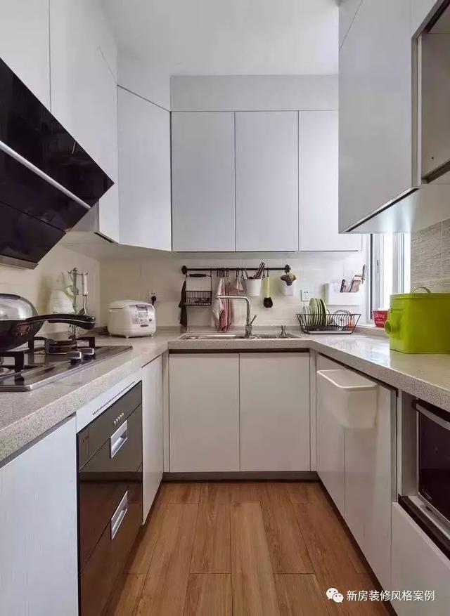 130平三室新房用了10萬裝修簡約風(fēng)，電視柜與鋼琴融為一體，美觀實(shí)用！