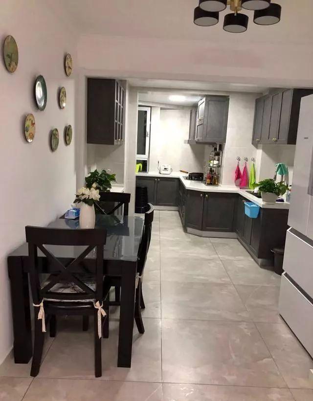 偏美式風(fēng)格裝修，裝修4個(gè)多月，最滿意客廳裝修，榻榻米美觀又實(shí)用