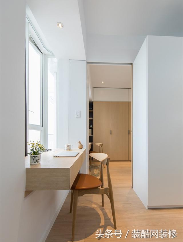 96㎡的?簡(jiǎn)約的原木風(fēng)裝修，室內(nèi)裝潢整潔簡(jiǎn)約，最?lèi)?ài)客廳清新的裝修，自然環(huán)保