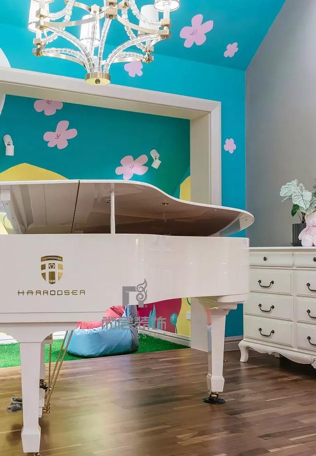 290平復式別墅實景設計：世界之遠，其實不過是晝夜、廚房與愛