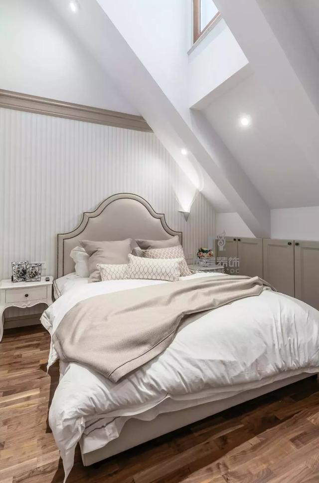 290平復式別墅實景設計：世界之遠，其實不過是晝夜、廚房與愛