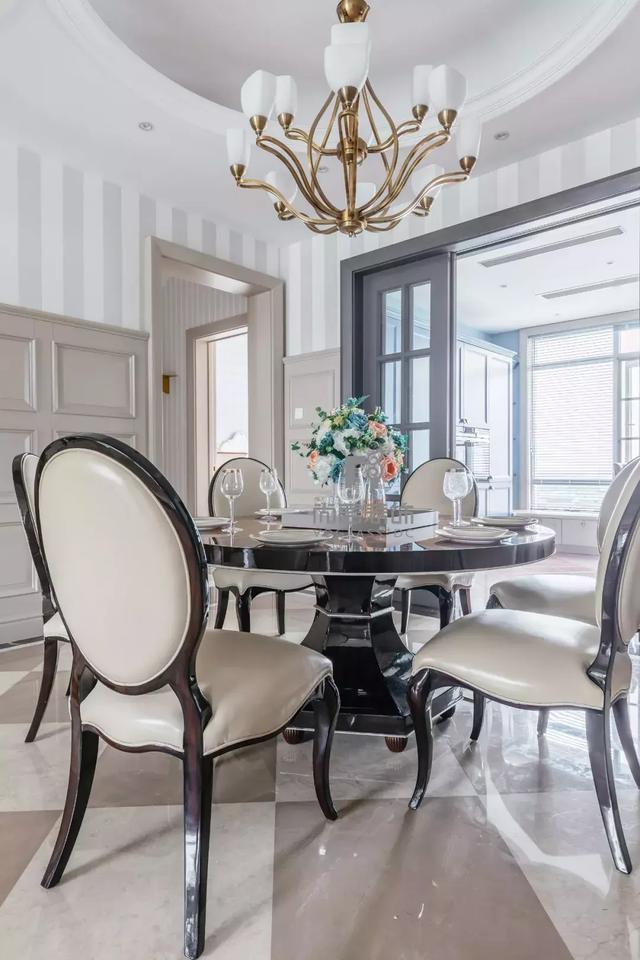 290平復式別墅實景設計：世界之遠，其實不過是晝夜、廚房與愛