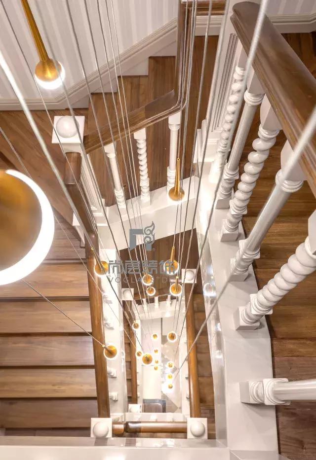 290平復式別墅實景設計：世界之遠，其實不過是晝夜、廚房與愛