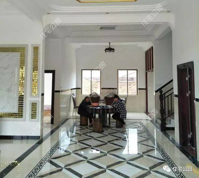 曬家丨回鄉(xiāng)蓋別墅，80歲母親全程監(jiān)工，60萬建成引來全鄉(xiāng)觀摩！