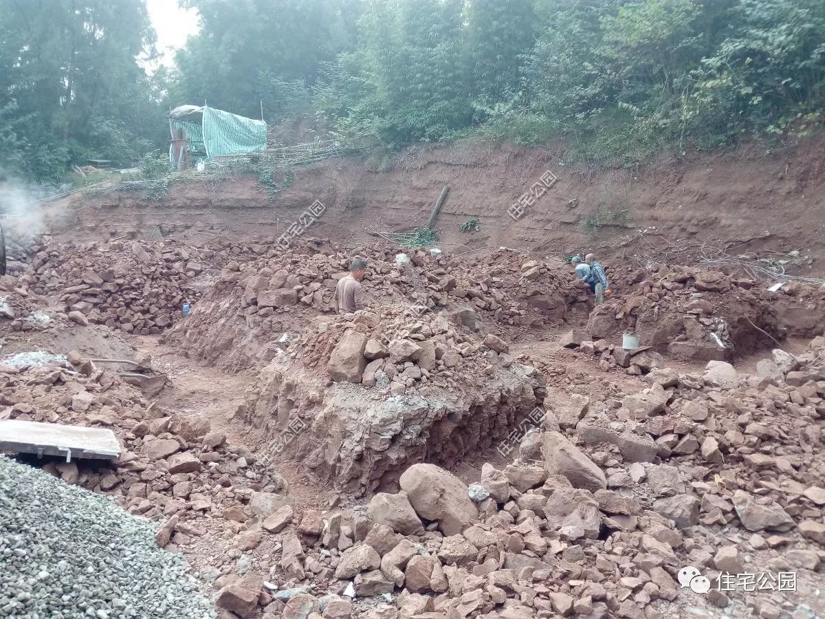 最走心的包工頭，力勸房主把筏基改成條基，省了一半的基礎(chǔ)錢！