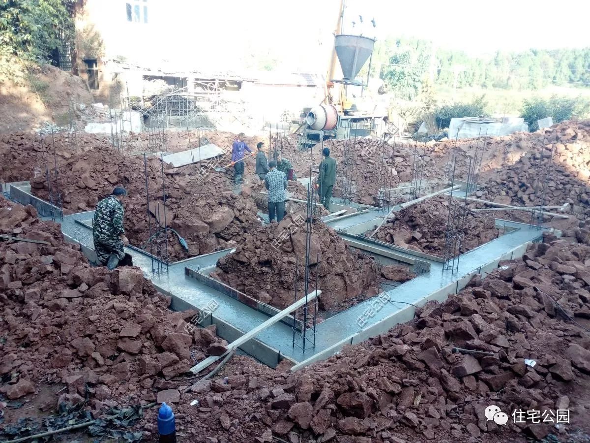 最走心的包工頭，力勸房主把筏基改成條基，省了一半的基礎(chǔ)錢！