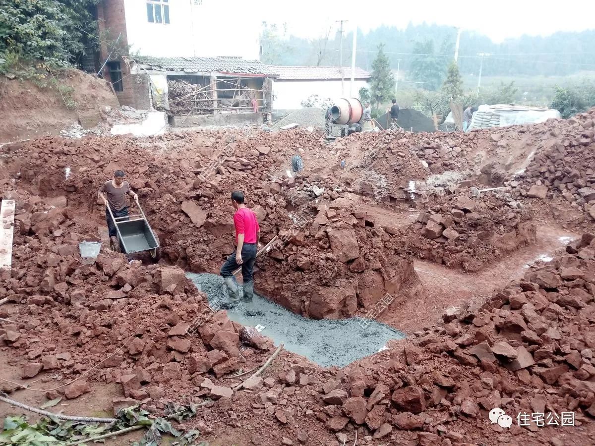 最走心的包工頭，力勸房主把筏基改成條基，省了一半的基礎(chǔ)錢！