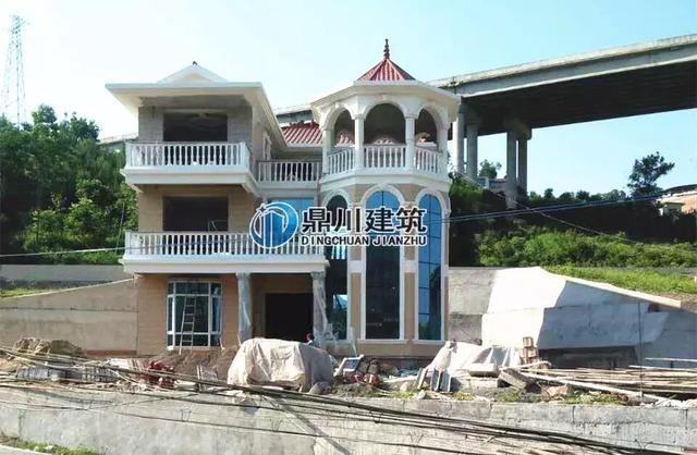 5套農(nóng)村小別墅效果圖和實拍圖的對比，第1套100%還原效果圖，第3套造價才25萬