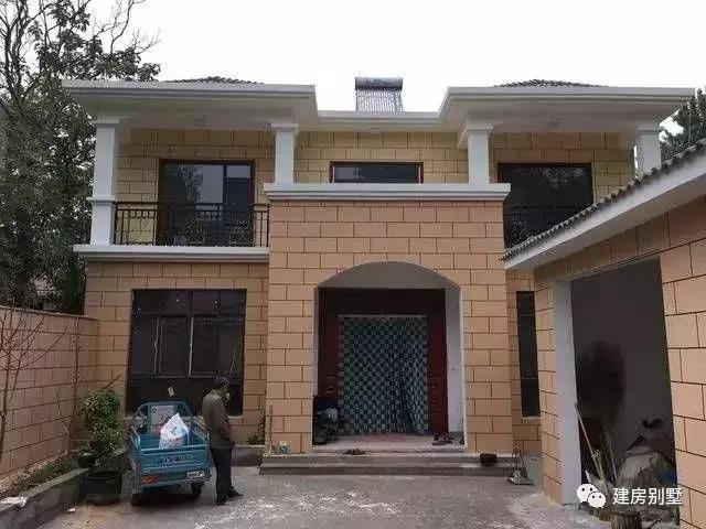 曬3棟兩層別墅完工的效果圖，同一個施工隊建的，風(fēng)格完全不同，你喜歡哪個呢