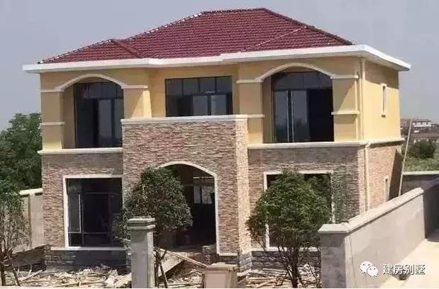 曬3棟兩層別墅完工的效果圖，同一個施工隊建的，風(fēng)格完全不同，你喜歡哪個呢
