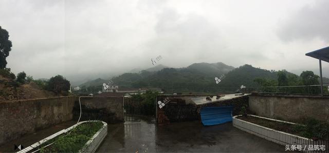 三層中式別墅設(shè)計(jì)圖，綠水青山白墻黛瓦，鄉(xiāng)間恬淡生活躍然眼前