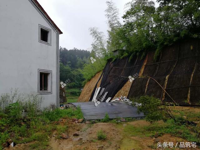 三層中式別墅設(shè)計(jì)圖，綠水青山白墻黛瓦，鄉(xiāng)間恬淡生活躍然眼前