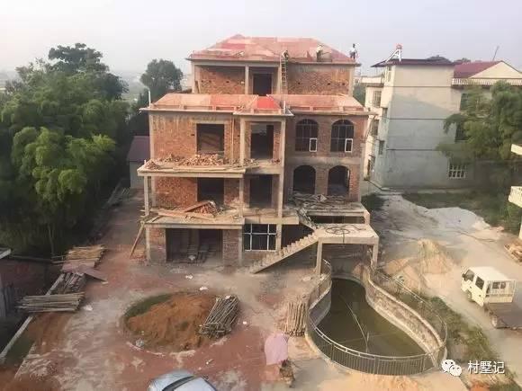 農(nóng)村自建三層別墅設(shè)計圖，戶型合理，居住舒適，讓你有一套屬于自己的房子