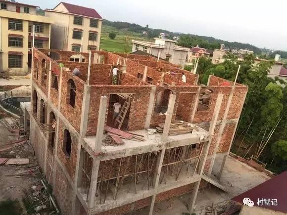 農(nóng)村自建三層別墅設(shè)計圖，戶型合理，居住舒適，讓你有一套屬于自己的房子