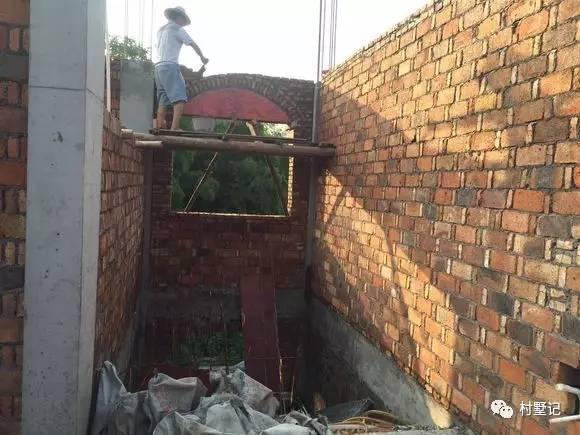 農(nóng)村自建三層別墅設(shè)計圖，戶型合理，居住舒適，讓你有一套屬于自己的房子