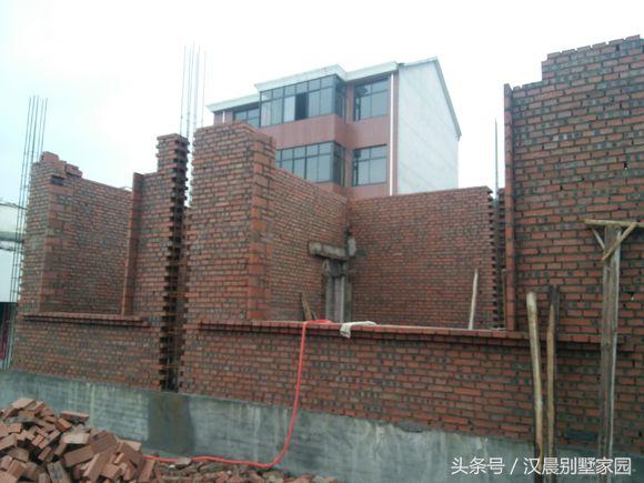 自建三層別墅，附平面設(shè)計圖，造價30萬左右，12X9.3米有露臺和院子