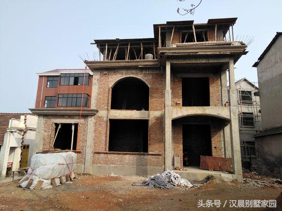 自建三層別墅，附平面設(shè)計圖，造價30萬左右，12X9.3米有露臺和院子