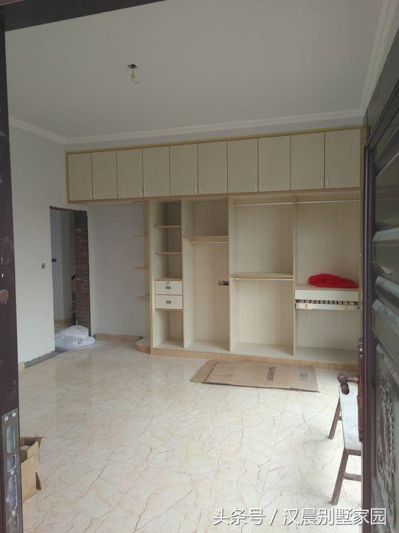 自建三層別墅，附平面設(shè)計圖，造價30萬左右，12X9.3米有露臺和院子