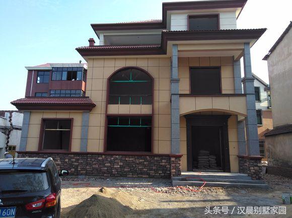 自建三層別墅，附平面設(shè)計圖，造價30萬左右，12X9.3米有露臺和院子