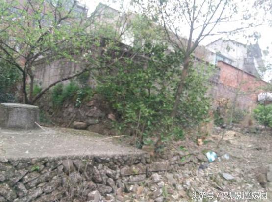 自建三層別墅，附平面設(shè)計圖，造價30萬左右，12X9.3米有露臺和院子