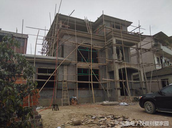 自建三層別墅，附平面設(shè)計圖，造價30萬左右，12X9.3米有露臺和院子