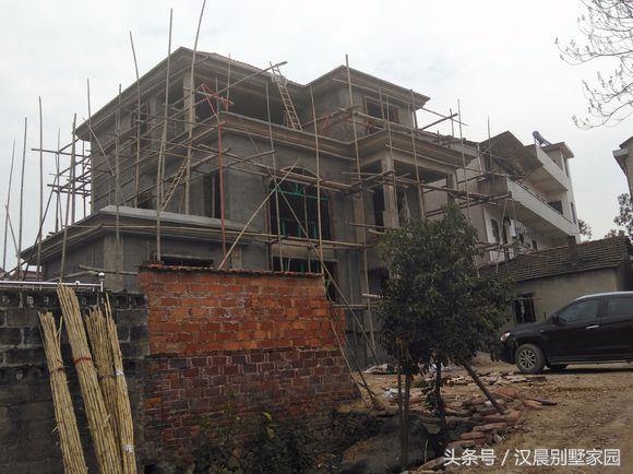 自建三層別墅，附平面設(shè)計圖，造價30萬左右，12X9.3米有露臺和院子