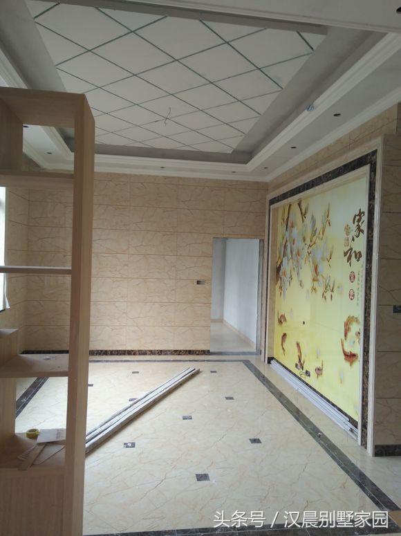 自建三層別墅，附平面設(shè)計圖，造價30萬左右，12X9.3米有露臺和院子