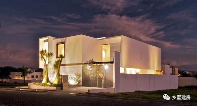 一款只需要20萬(wàn)就能建起的農(nóng)村二層別墅，四室兩廳還有書房露臺(tái)加車庫(kù)，你不心動(dòng)嗎？