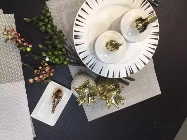 這套150㎡現(xiàn)代極簡灰，簡練魅力，個性美感！