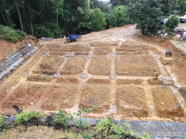 17.6米X15.6米歐式四層別墅設(shè)計(jì)圖，豪華大氣，帶大露臺(tái)+車庫(kù)，商住兩用