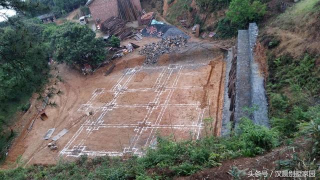 17.6米X15.6米歐式四層別墅設(shè)計(jì)圖，豪華大氣，帶大露臺(tái)+車庫(kù)，商住兩用