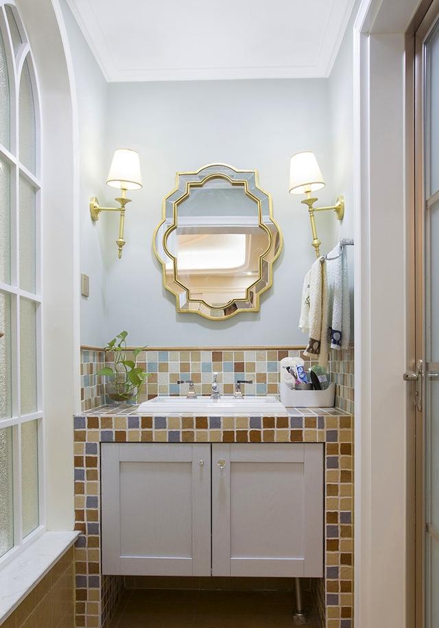 200平美式風(fēng)格裝修，特別喜歡家里的后花園，可以享受花開的好時光。