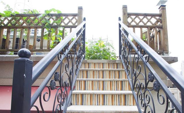 200平美式風(fēng)格裝修，特別喜歡家里的后花園，可以享受花開的好時光。