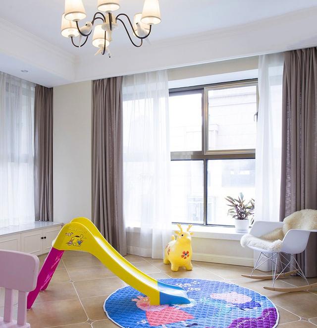 200平美式風(fēng)格裝修，特別喜歡家里的后花園，可以享受花開的好時光。