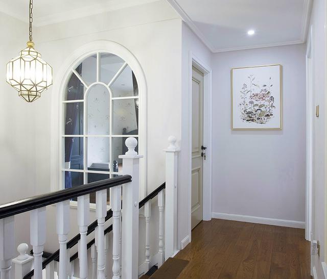 200平美式風(fēng)格裝修，特別喜歡家里的后花園，可以享受花開的好時光。