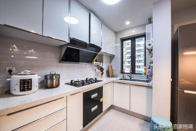 90后用92平裝修成現(xiàn)代簡(jiǎn)約風(fēng)格，花費(fèi)了10萬(wàn)，閨蜜看了都舍不得走。