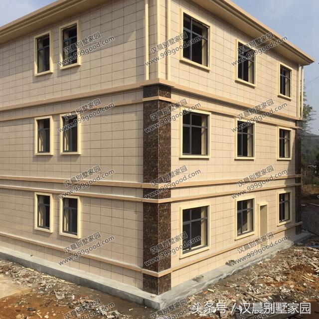 12.3X12.1米三層歐式別墅設(shè)計(jì)圖，大氣經(jīng)典，帶車庫。