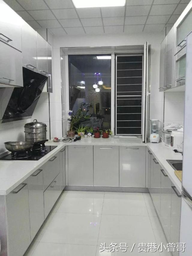 曬曬剛完工的105平方米的新房，現(xiàn)代簡約的風(fēng)格，效果真漂亮，電視墻最為亮眼