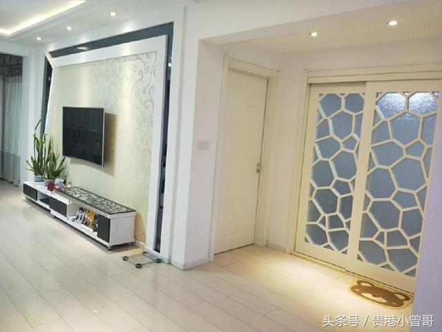 曬曬剛完工的105平方米的新房，現(xiàn)代簡約的風(fēng)格，效果真漂亮，電視墻最為亮眼