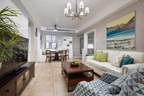 老公堅持用30萬裝修房子，設(shè)計風(fēng)格是簡約和地中海的混搭，效果特別好，飄窗最為亮點