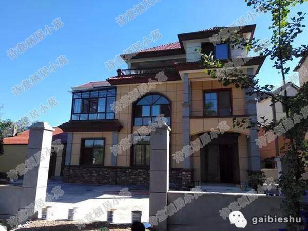 三層新農(nóng)村住宅設(shè)計(jì)圖，占地100平，采用框架結(jié)構(gòu)，主體造價(jià)30萬，附有建成效果圖