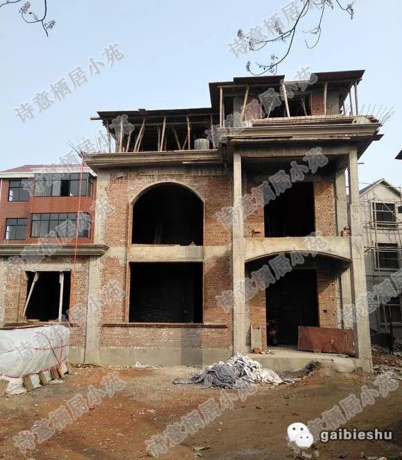 三層新農(nóng)村住宅設(shè)計(jì)圖，占地100平，采用框架結(jié)構(gòu)，主體造價(jià)30萬，附有建成效果圖