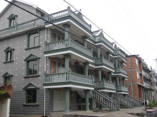 農(nóng)村自建房萬萬不要貼外墻瓷磚了，聰明人都貼這種，用50年沒問題