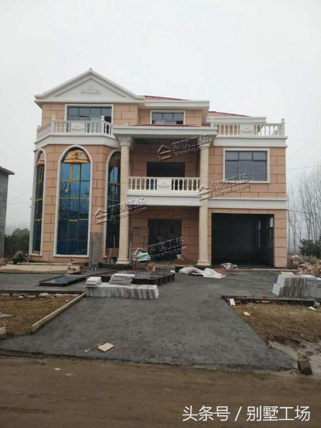 農(nóng)村自建三層歐式別墅施工設(shè)計(jì)圖，線條感強(qiáng)，外型經(jīng)久耐看