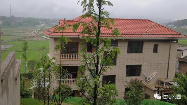 今日實(shí)例別墅設(shè)計(jì)圖，回農(nóng)村建別墅，也算是衣錦還鄉(xiāng)了，還可以盡盡孝道