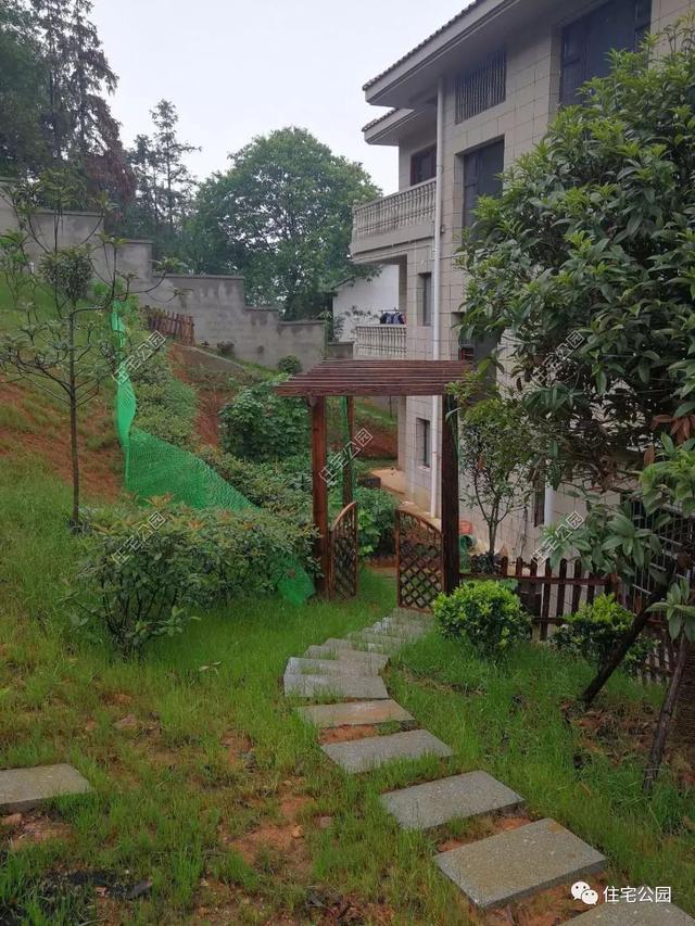 今日實(shí)例別墅設(shè)計(jì)圖，回農(nóng)村建別墅，也算是衣錦還鄉(xiāng)了，還可以盡盡孝道