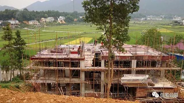 今日實(shí)例別墅設(shè)計(jì)圖，回農(nóng)村建別墅，也算是衣錦還鄉(xiāng)了，還可以盡盡孝道