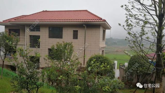 今日實(shí)例別墅設(shè)計(jì)圖，回農(nóng)村建別墅，也算是衣錦還鄉(xiāng)了，還可以盡盡孝道
