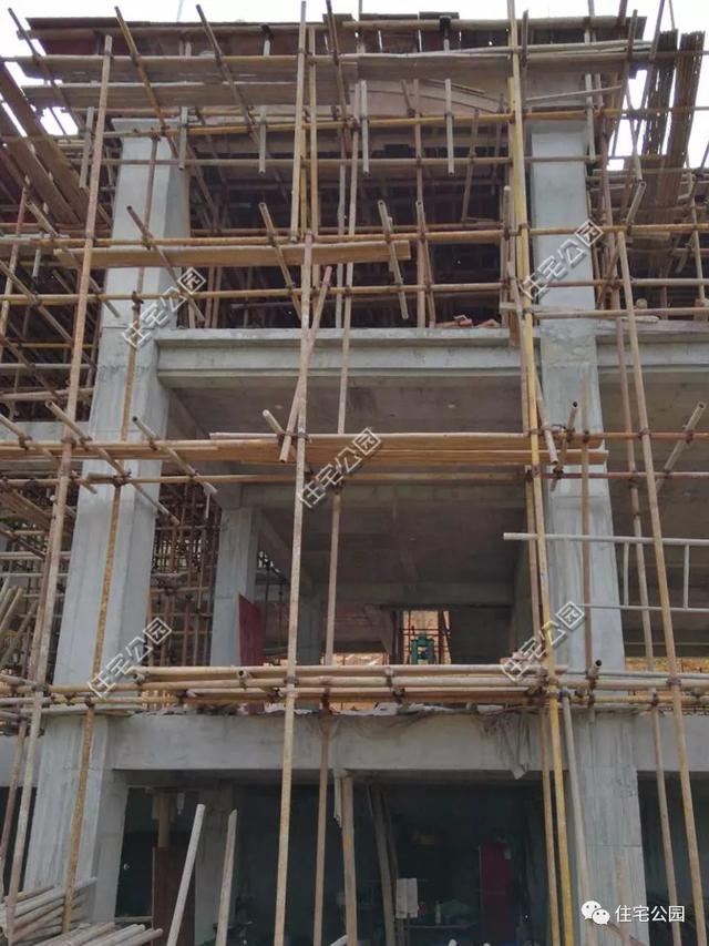 今日實(shí)例別墅設(shè)計(jì)圖，回農(nóng)村建別墅，也算是衣錦還鄉(xiāng)了，還可以盡盡孝道